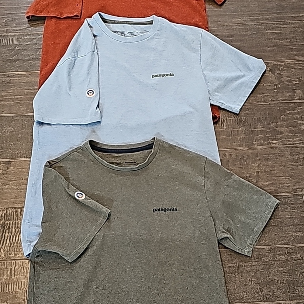Three Patagonia Women's/Men's T-Shirts - Picture 6 of 7